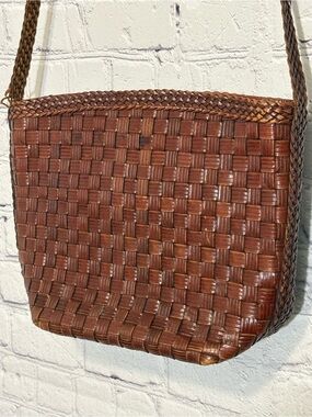 Woven Shoulder Bag in Brown - Classic Handcrafted Style